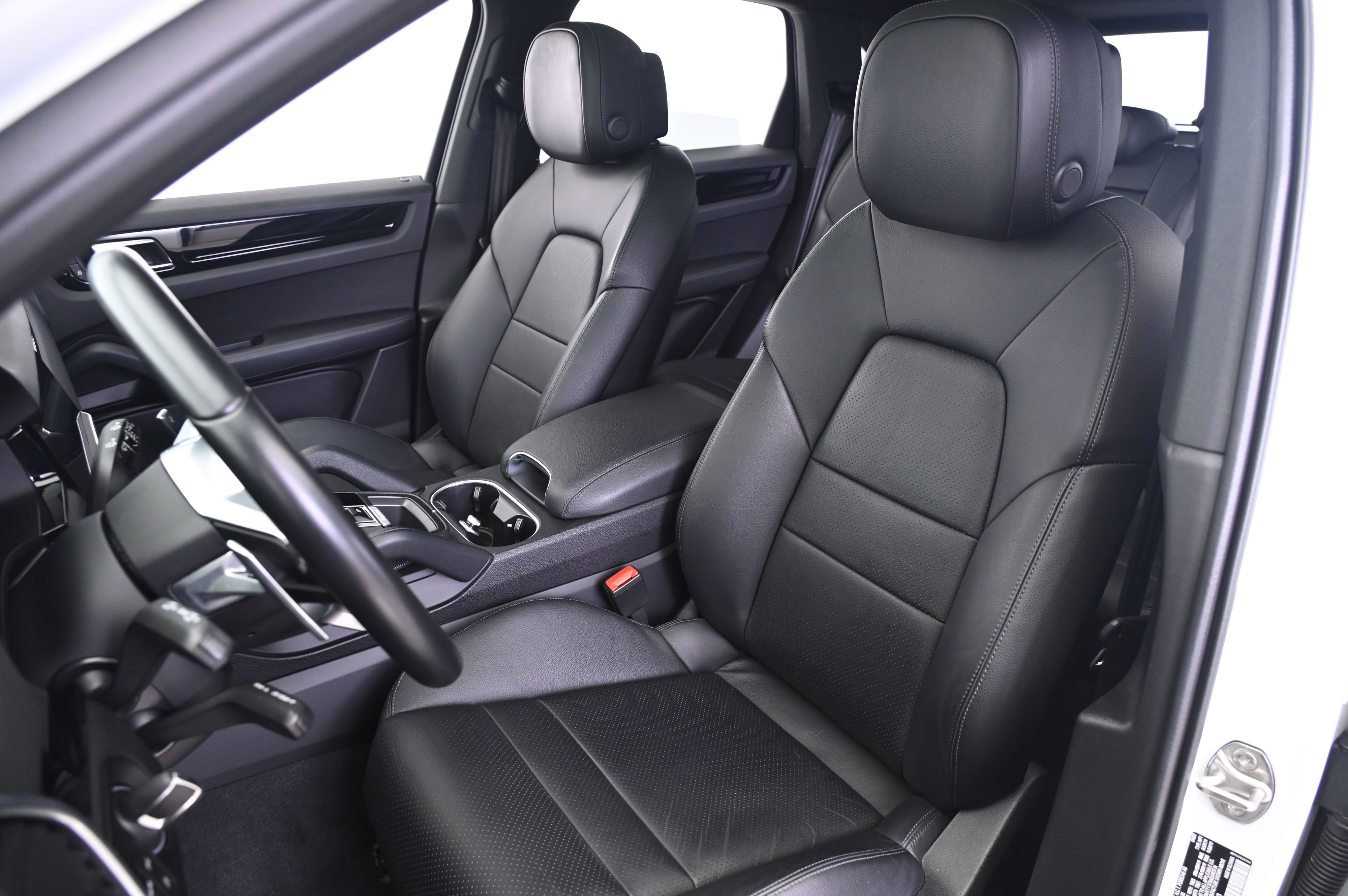 Certified 2022 Porsche Cayenne E-Hybrid image 30