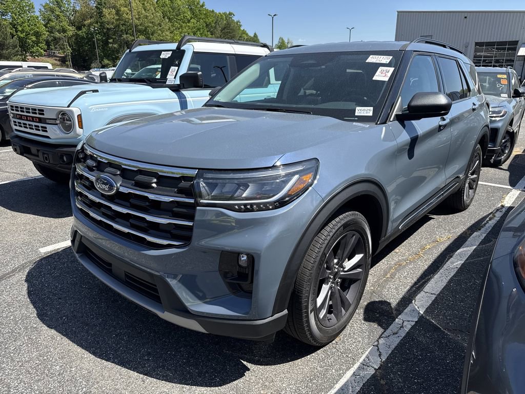 Used 2025 Ford Explorer Active w/ Active Comfort Package AWD/4WD image 5