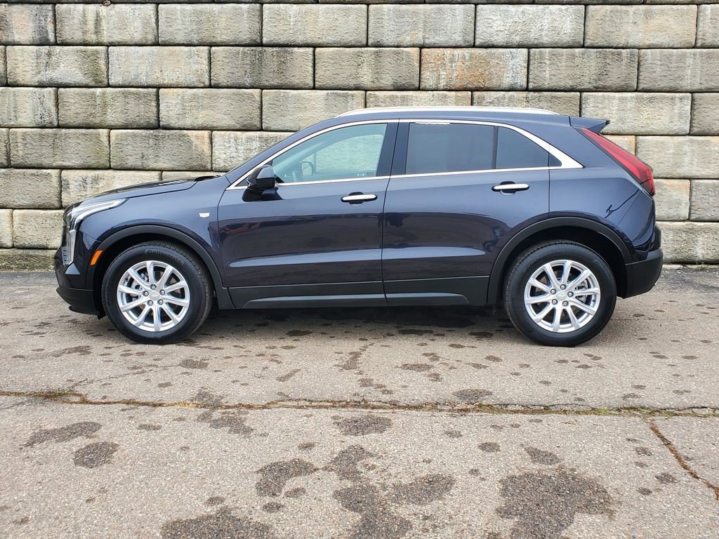 Certified 2023 Cadillac XT4 Luxury image 2