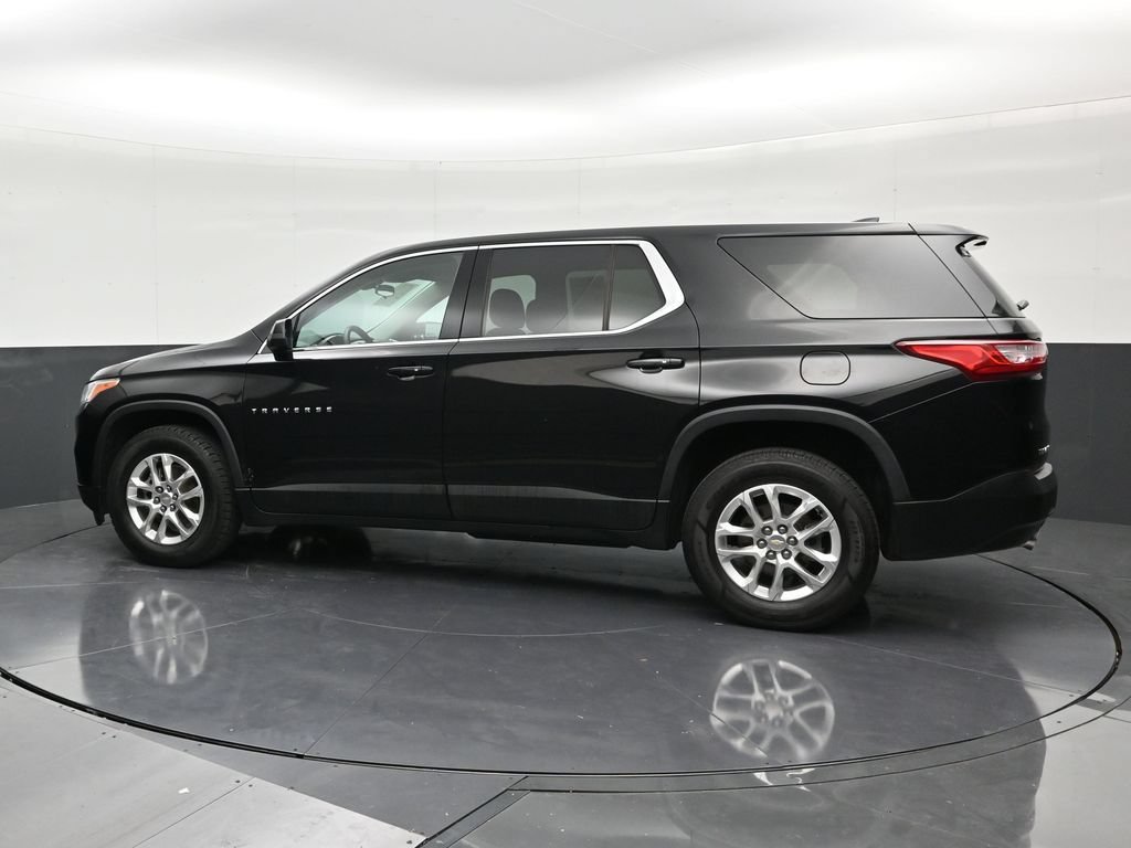 Used 2021 Chevrolet Traverse LS FWD image 2