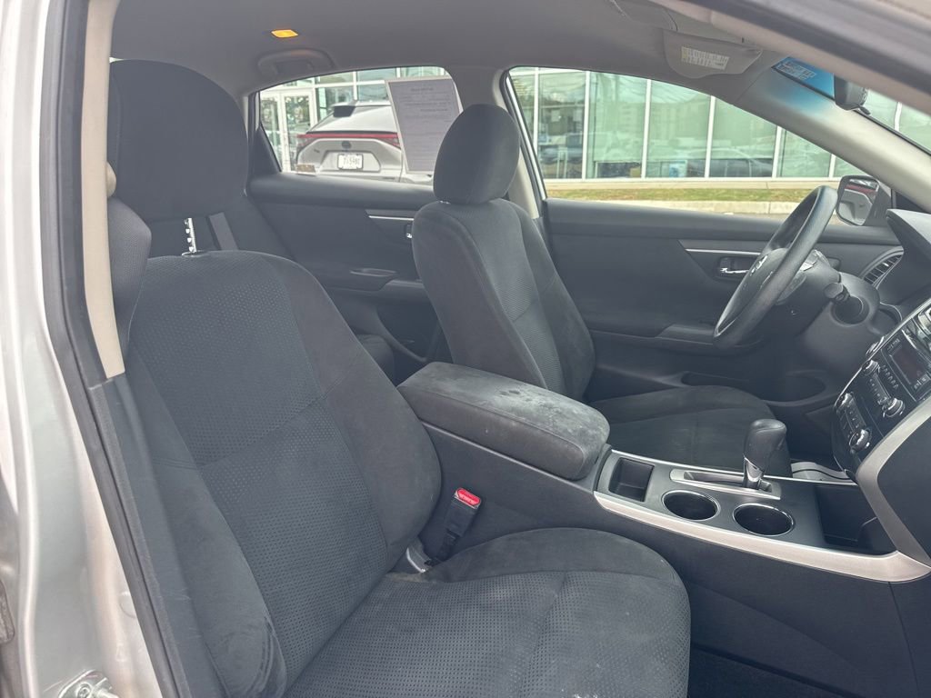 Used 2015 Nissan Altima 2.5 S w/ Sport Value Package FWD image 16