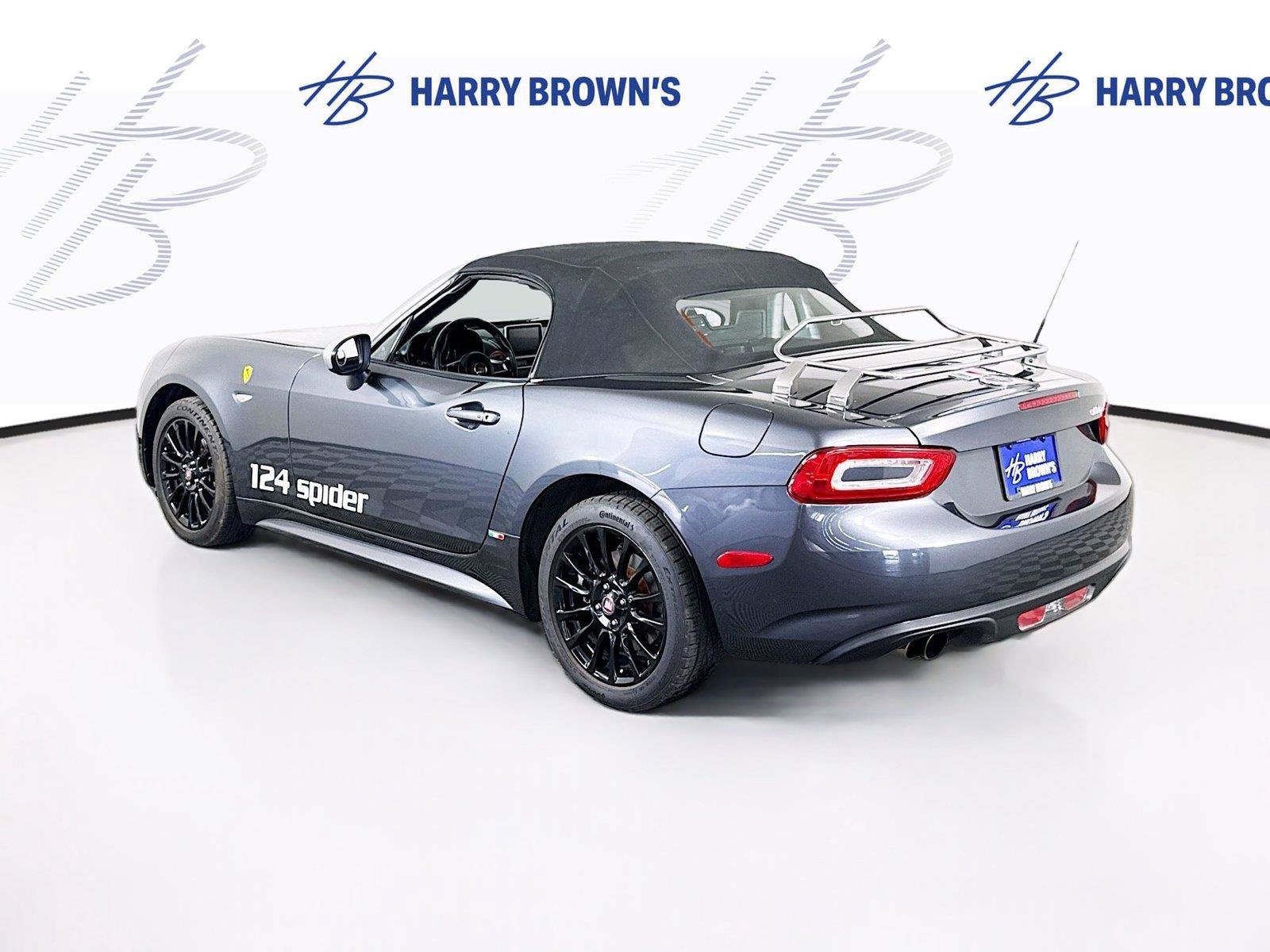 Used 2017 FIAT 124 Spider Classica RWD image 25