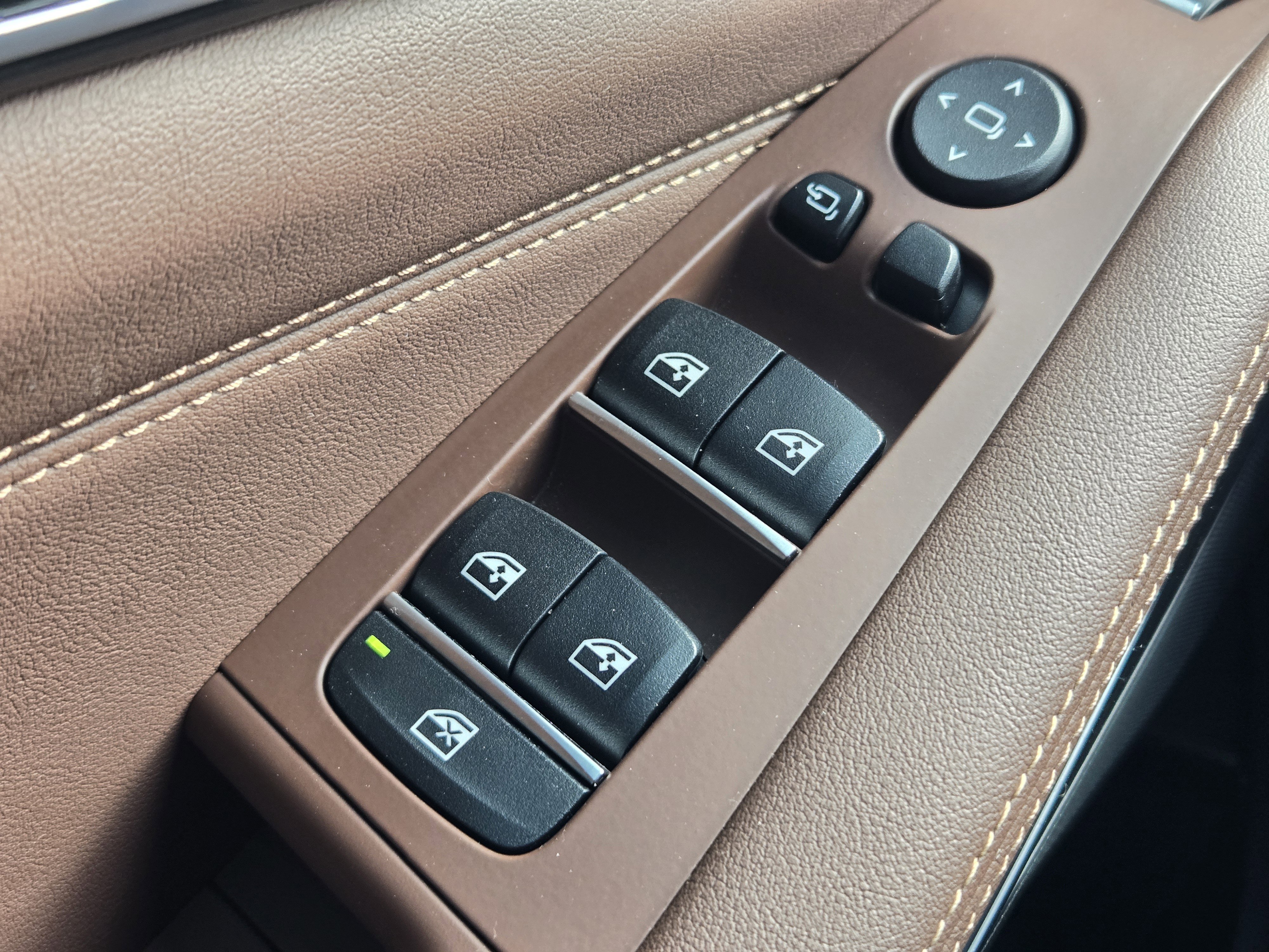 Used 2024 BMW X5 xDrive40i w/ M Sport Package image 34