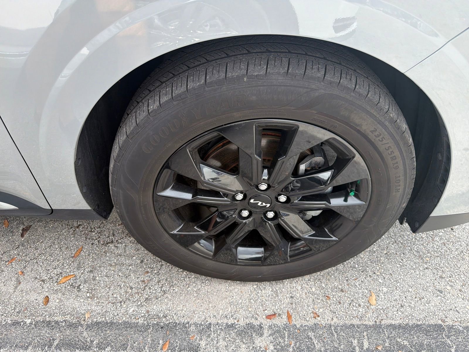 Used 2024 Kia Carnival SX Prestige image 25