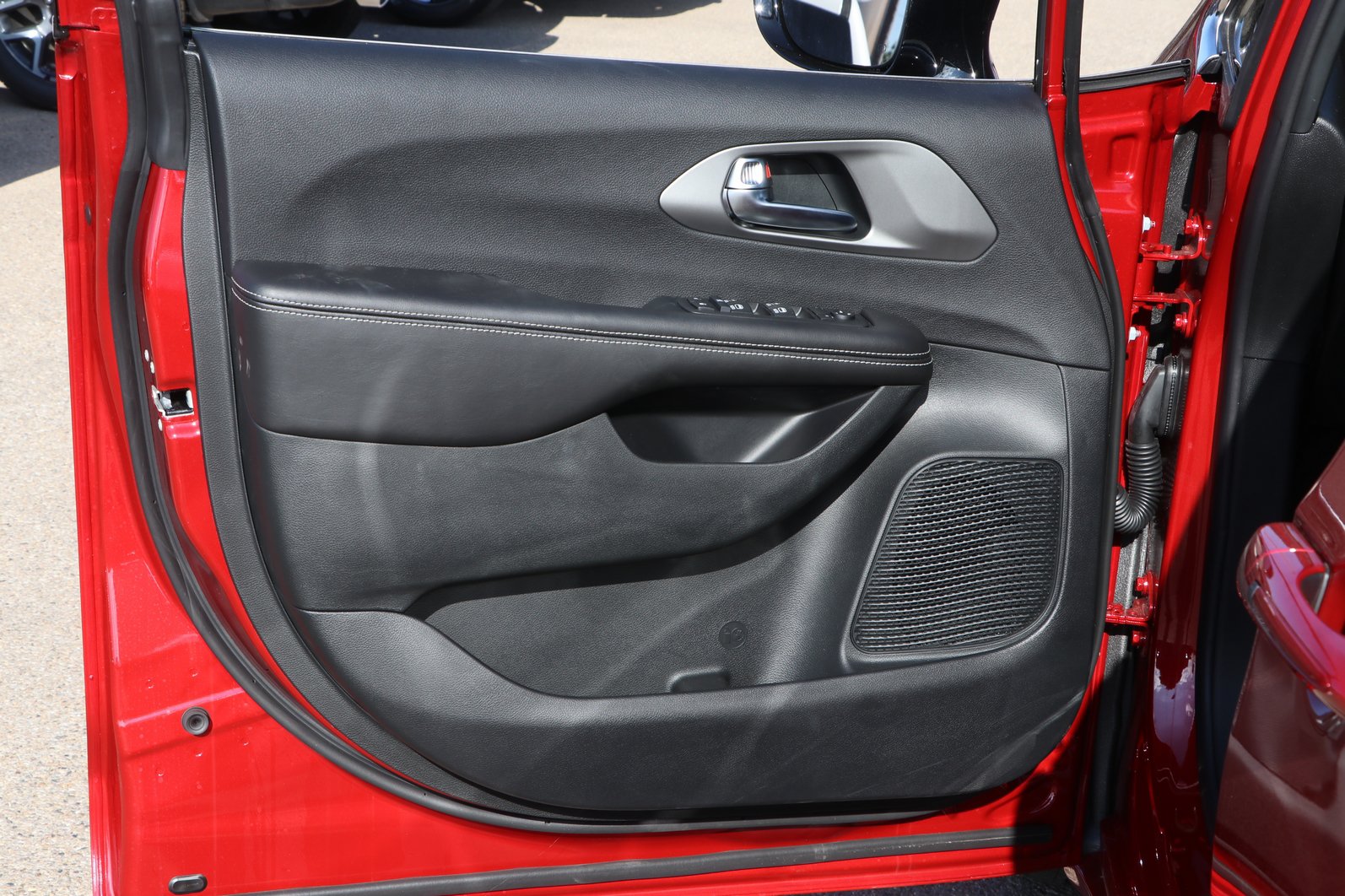 New 2027 Chrysler Pacifica LX FWD image 10