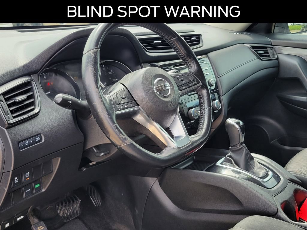 Used 2017 Nissan Rogue SV image 17