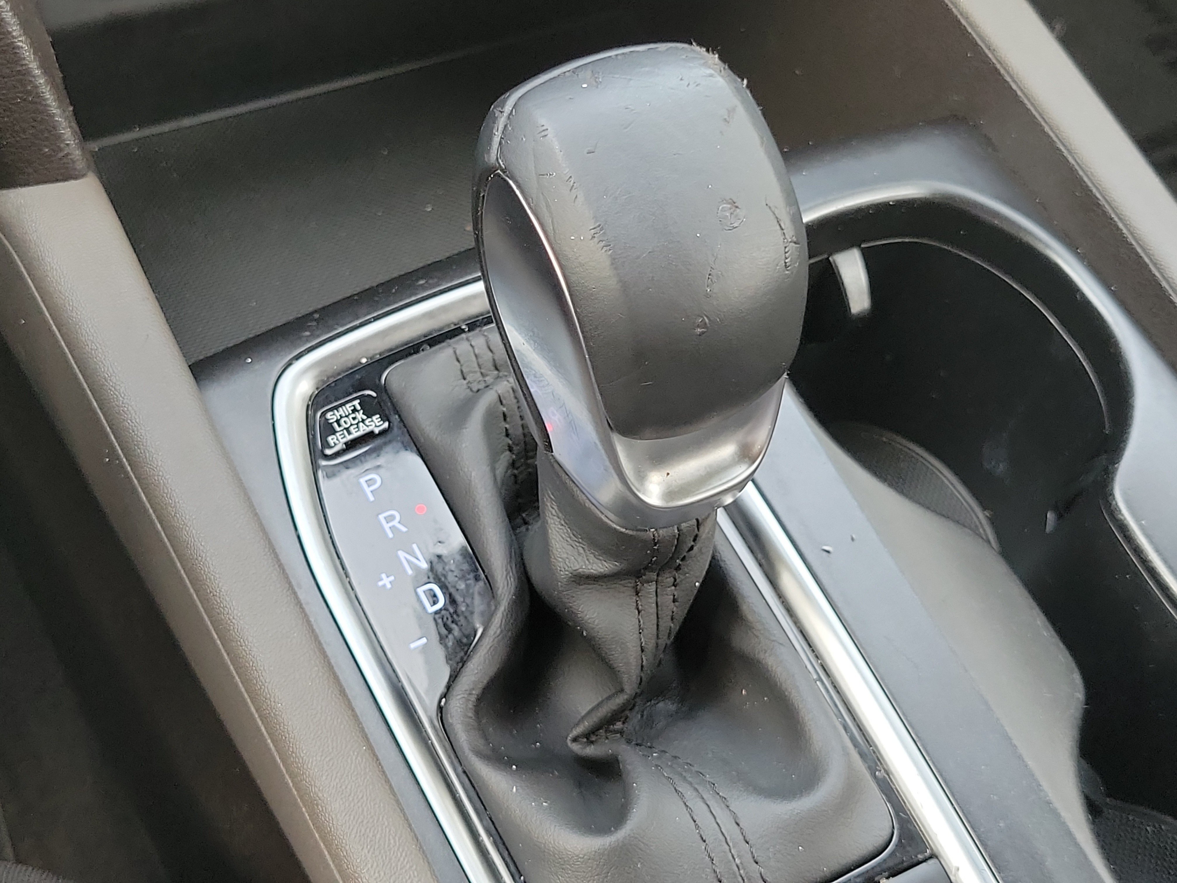Used 2019 Hyundai Santa Fe SEL FWD image 29