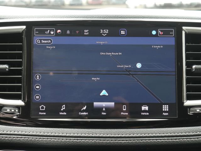 Used 2023 Chrysler Pacifica Touring-L w/ Uconnect Theater Family Group image 4