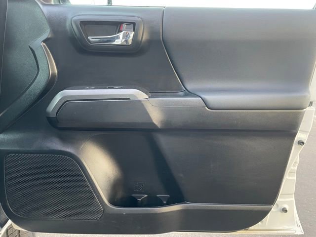 Used 2022 Toyota Tacoma TRD Sport w/ Technology Package image 23