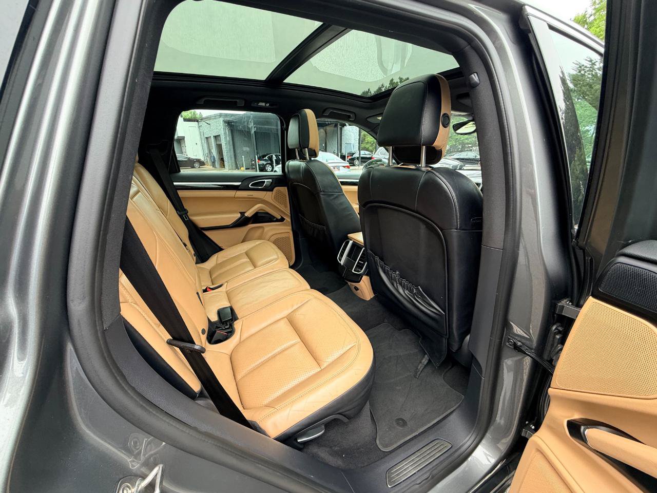 Used 2016 Porsche Cayenne AWD/4WD image 13