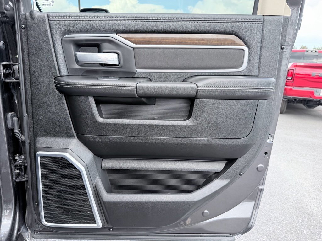 Used 2024 RAM 2500 Laramie image 32
