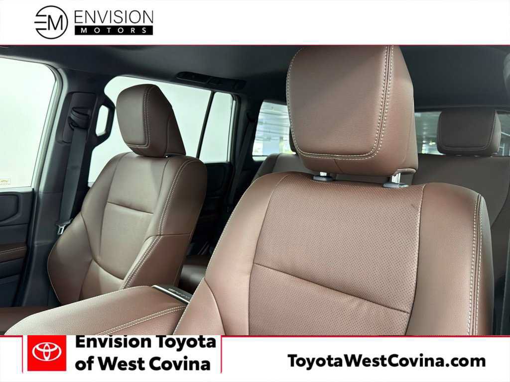 Used 2027 Toyota Land Cruiser AWD/4WD image 24
