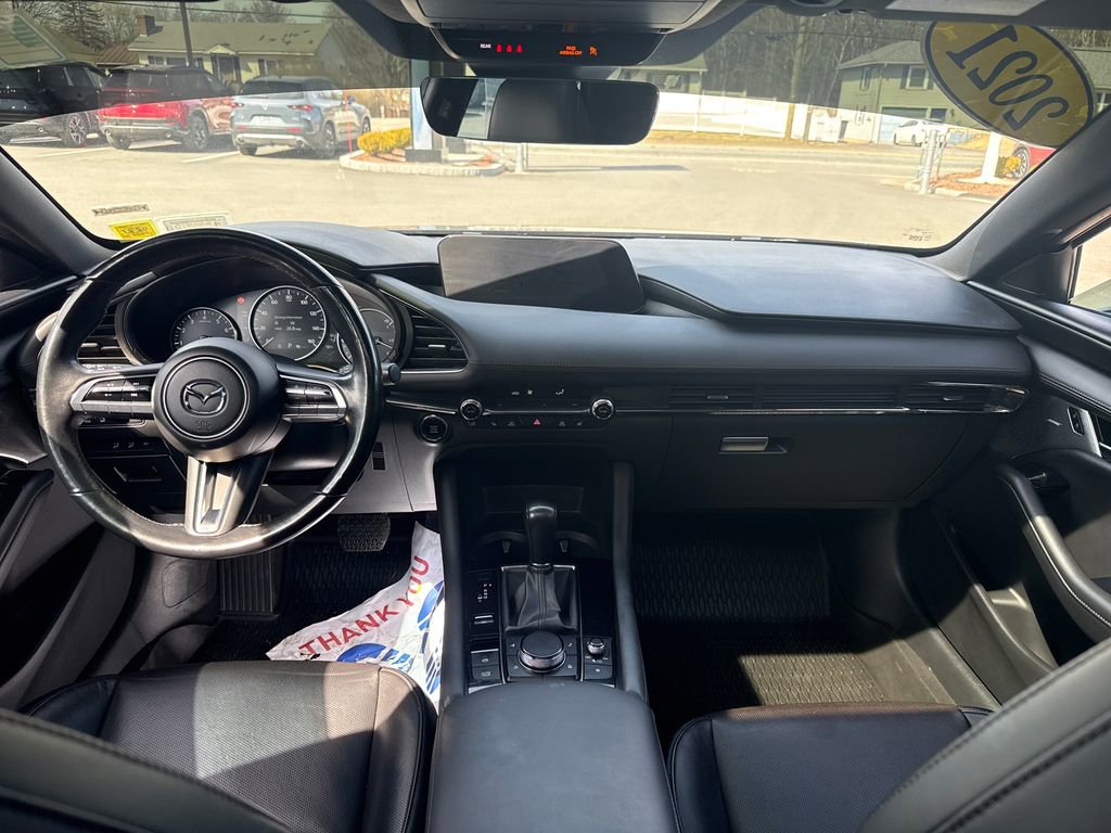 Used 2021 MAZDA MAZDA3 Hatchback w/Premium Plus Pkg image 14