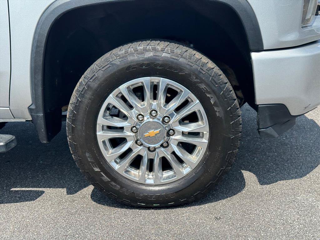 Used 2023 Chevrolet Silverado 2500 High Country w/ Z71 Off-Road Package AWD/4WD image 9