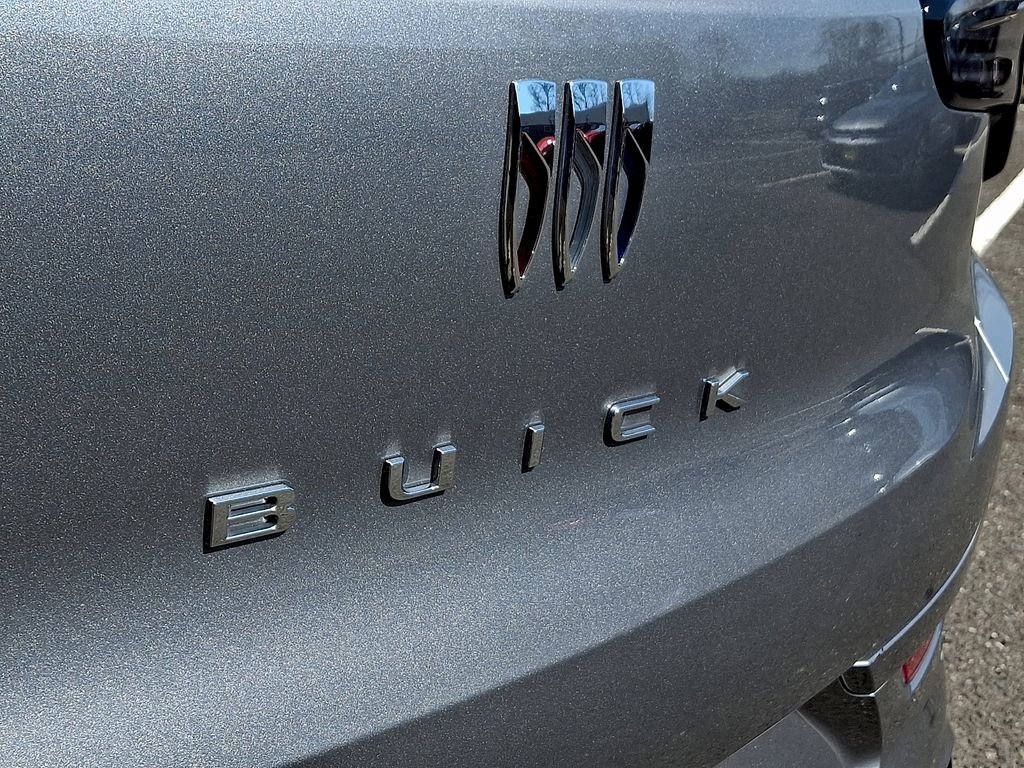 Used 2025 Buick Encore GX Avenir w/ Avenir Technology Package image 30