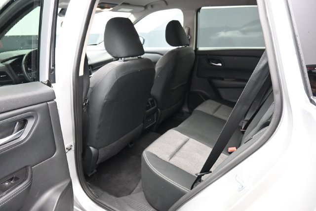 Used 2024 Nissan Rogue SV FWD image 12