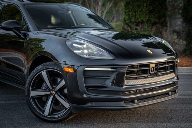 Used 2023 Porsche Macan Turbo image 6