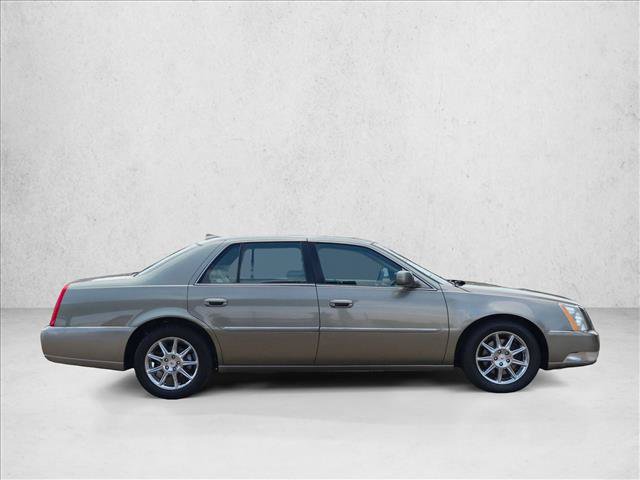 Used 2011 Cadillac DTS Luxury FWD image 5