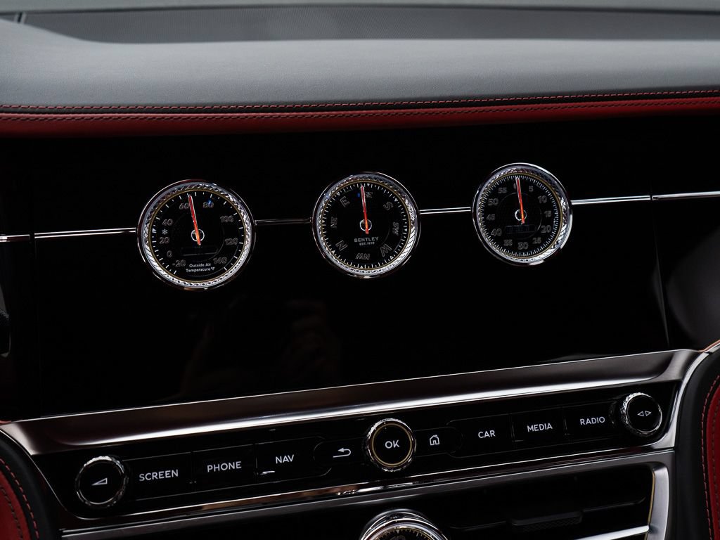 Used 2025 Bentley Flying Spur Plug-In Hybrid AWD/4WD image 39