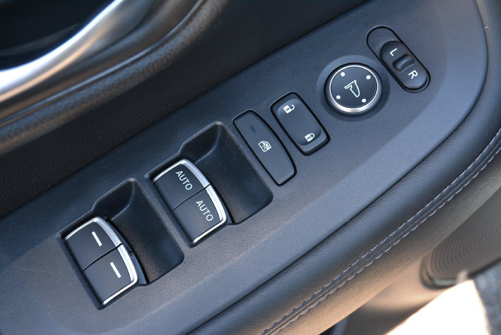Used 2025 Honda HR-V EX-L image 10
