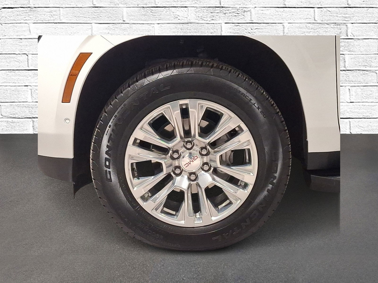 Used 2025 GMC Yukon Denali image 8