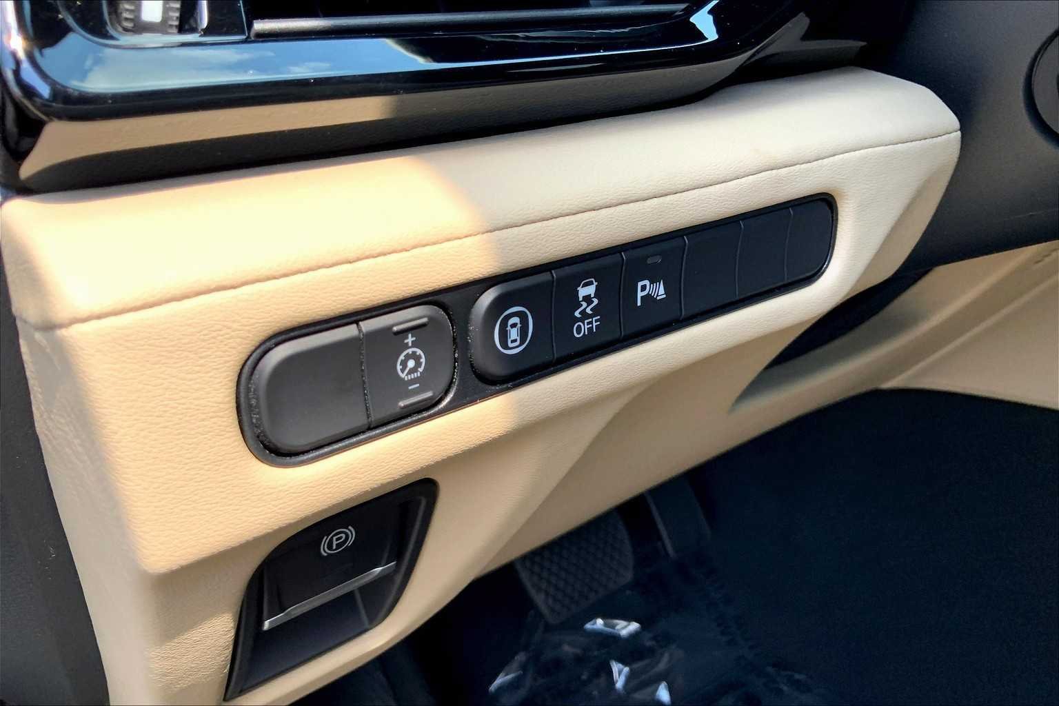 New 2026 Acura MDX w/ Technology Package FWD image 17