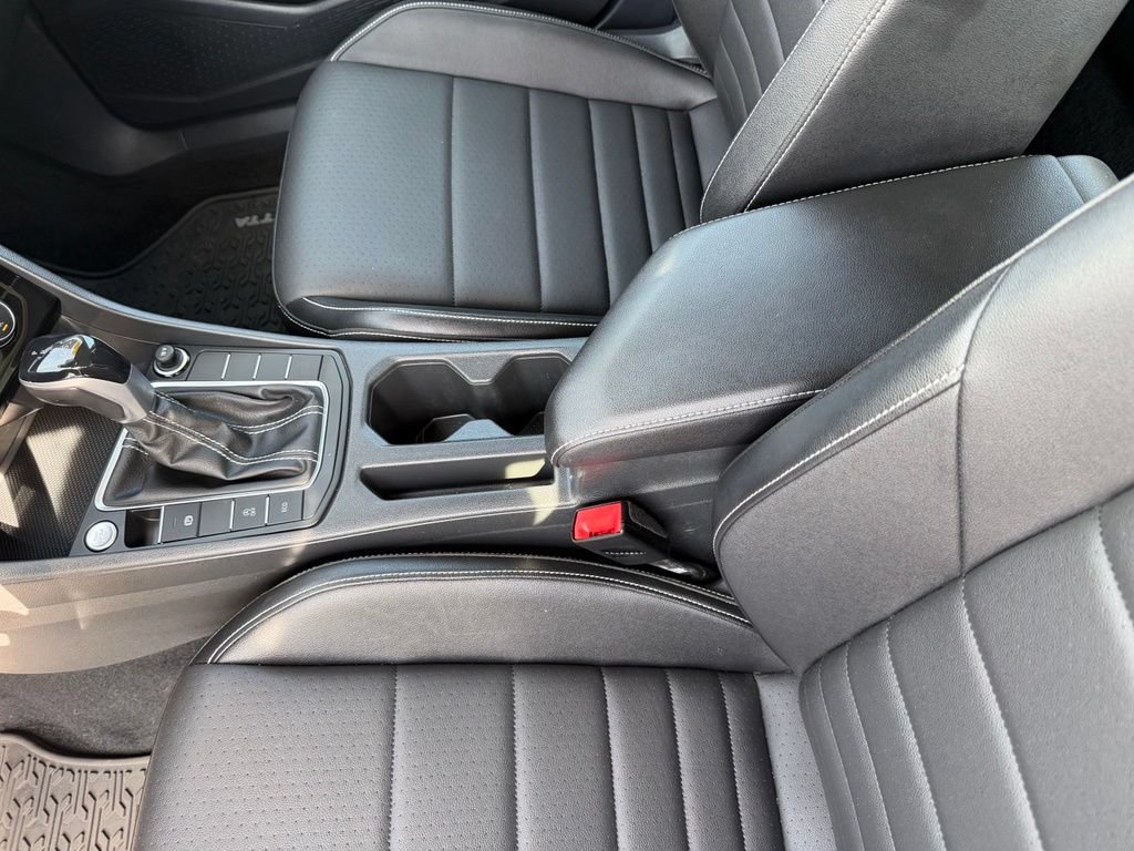 Used 2022 Volkswagen Jetta SE FWD image 16
