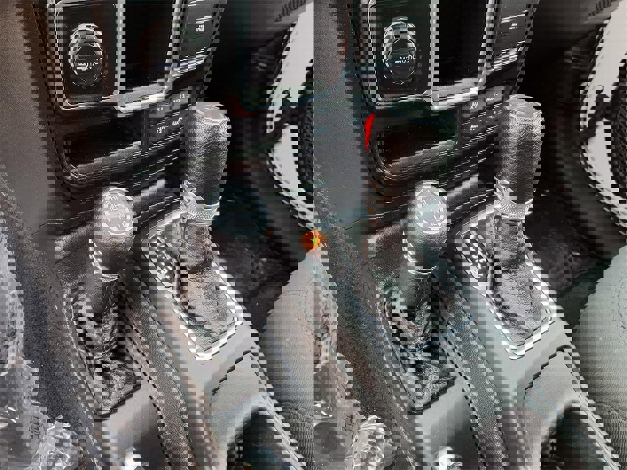 Used 2022 Jeep Gladiator Sport image 19