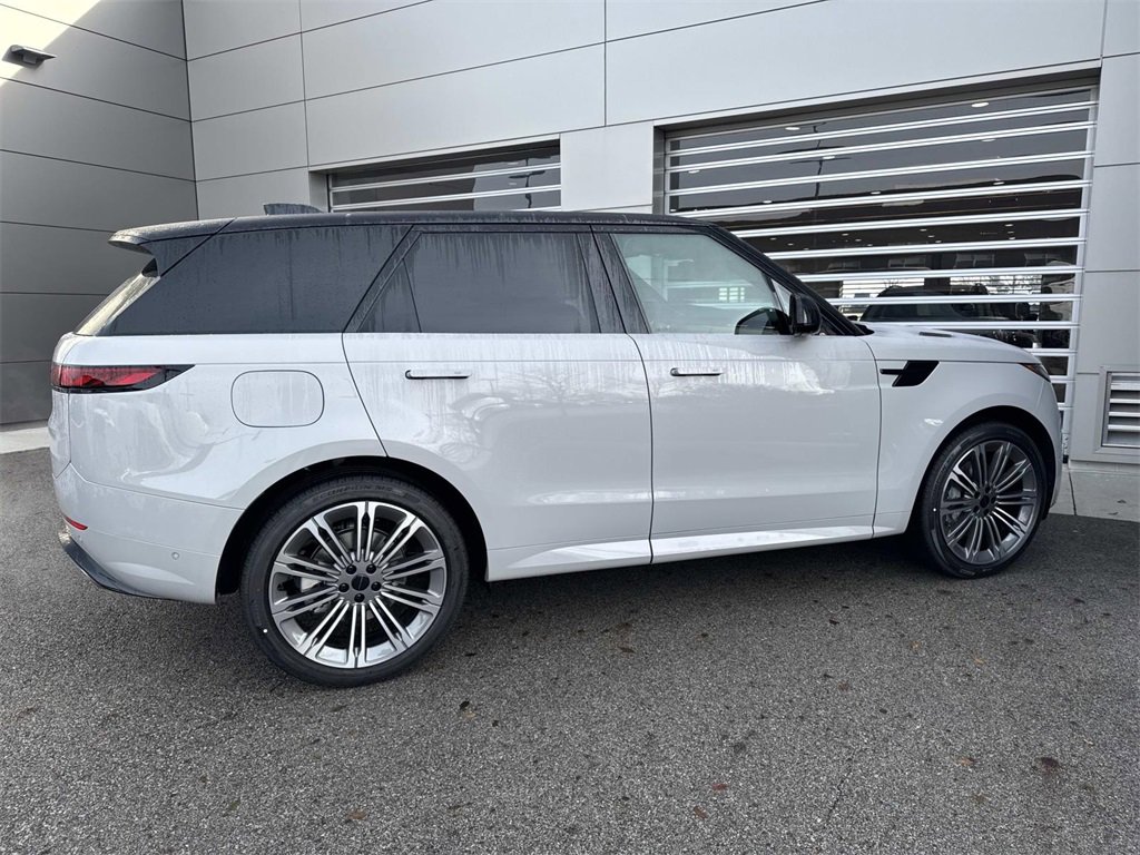 New 2026 Land Rover Range Rover Sport Dynamic SE image 8