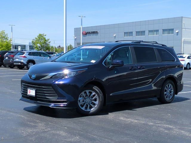 Certified 2025 Toyota Sienna LE w/ LE Plus Package AWD/4WD image 2