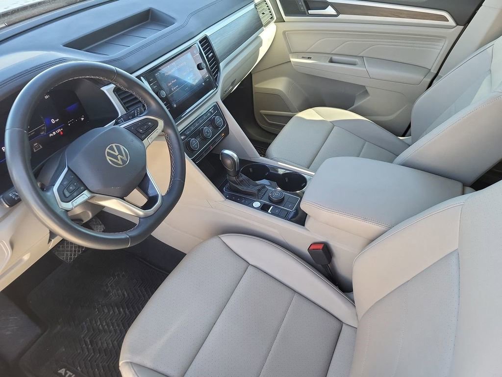 Used 2022 Volkswagen Atlas SE w/ Panoramic Sunroof Package AWD/4WD image 16