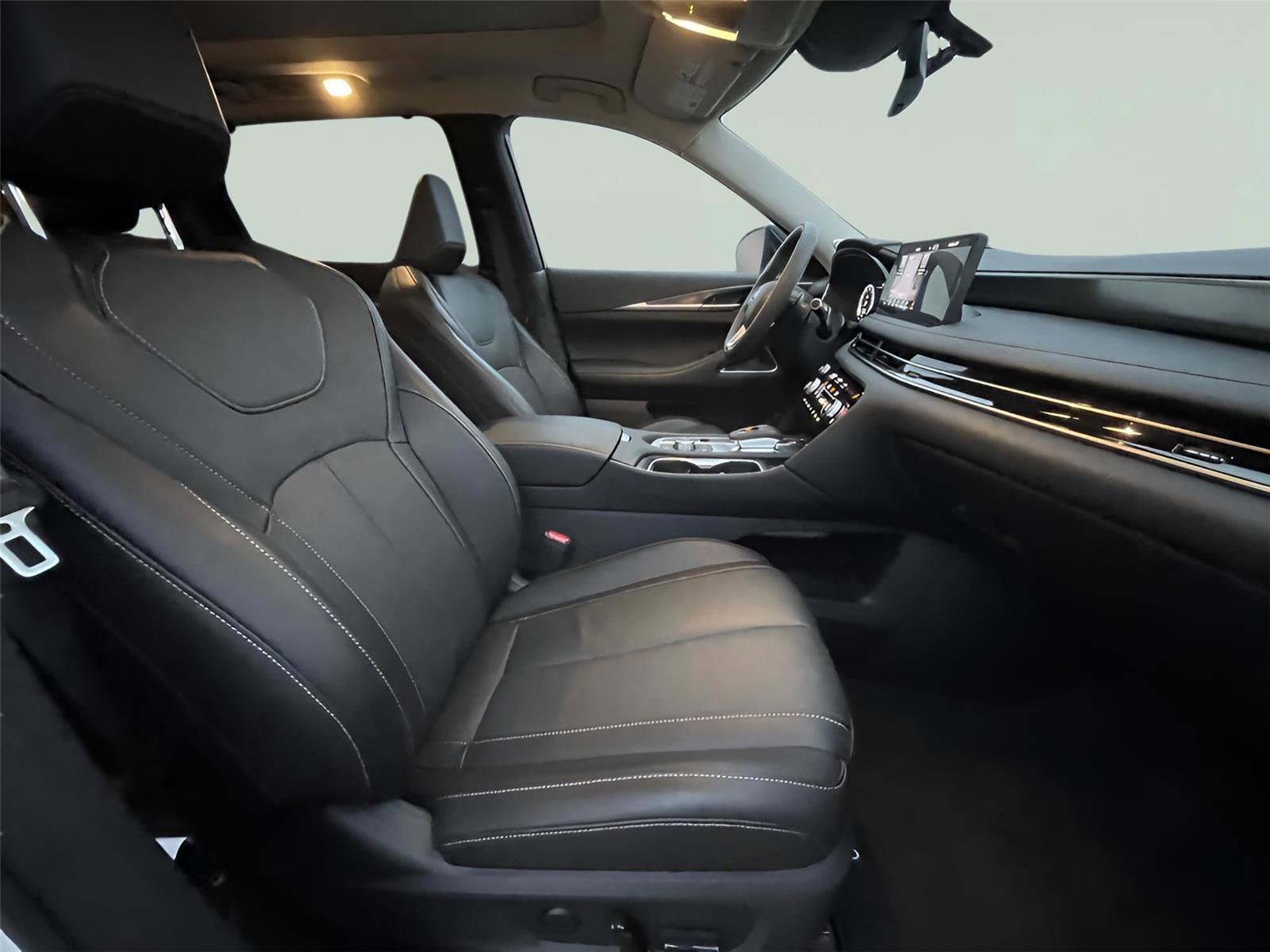 Used 2025 INFINITI QX60 Luxe w/ Lighting Package (N94) image 24