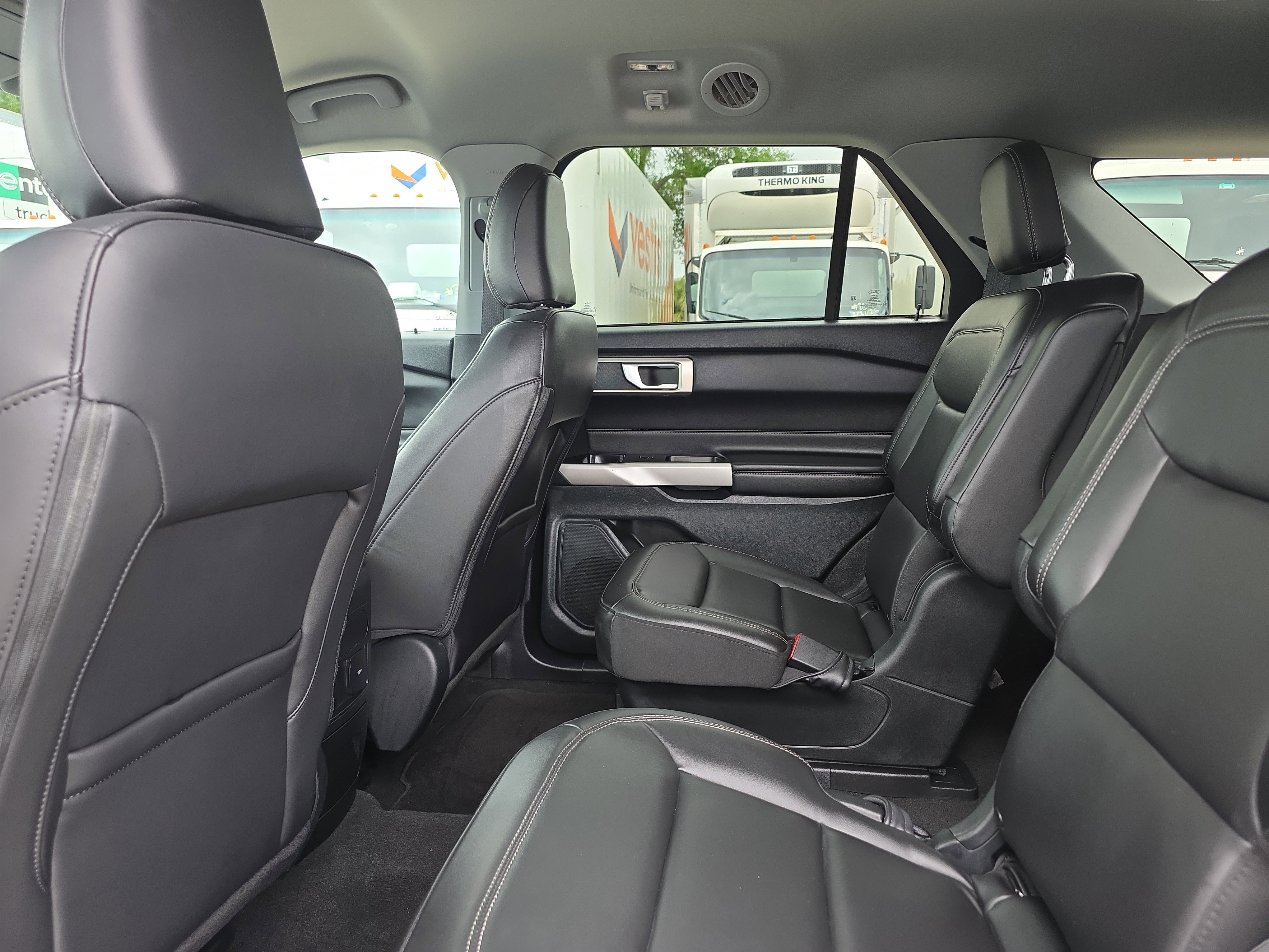 Used 2023 Ford Explorer XLT w/ Equipment Group 202A RWD image 17