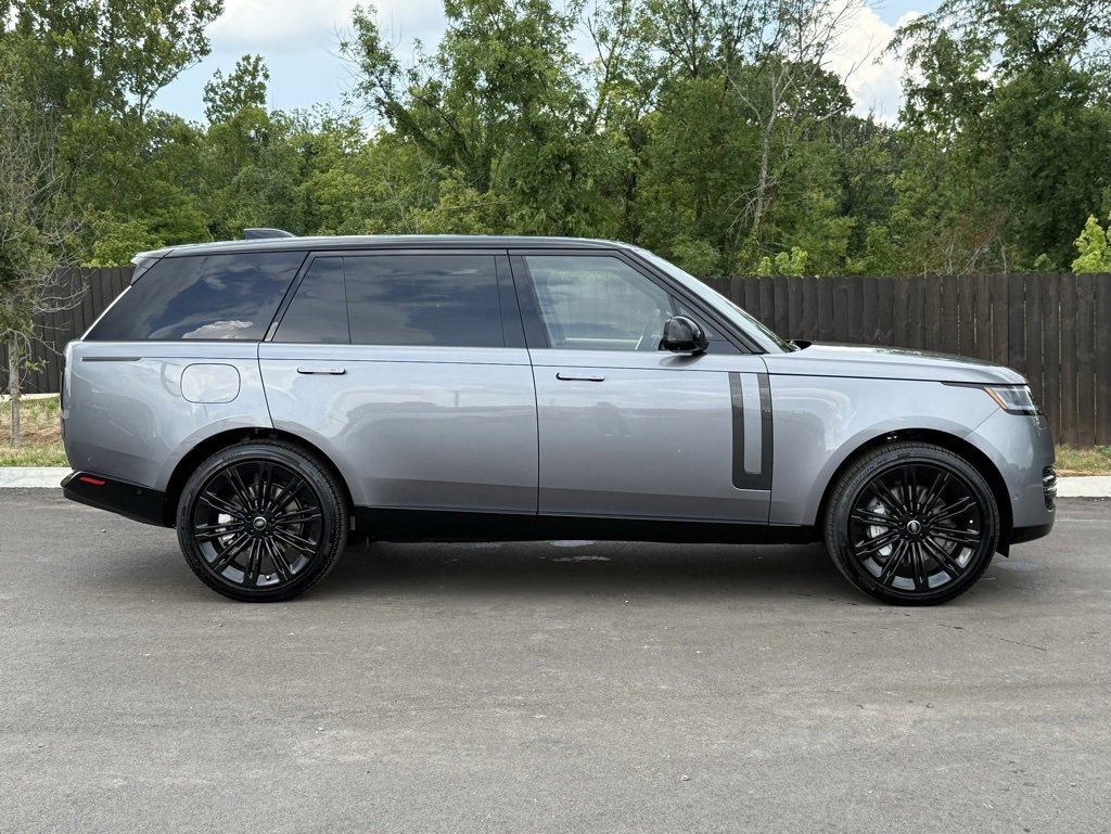 New 2025 Land Rover Range Rover Long Wheelbase SE image 6