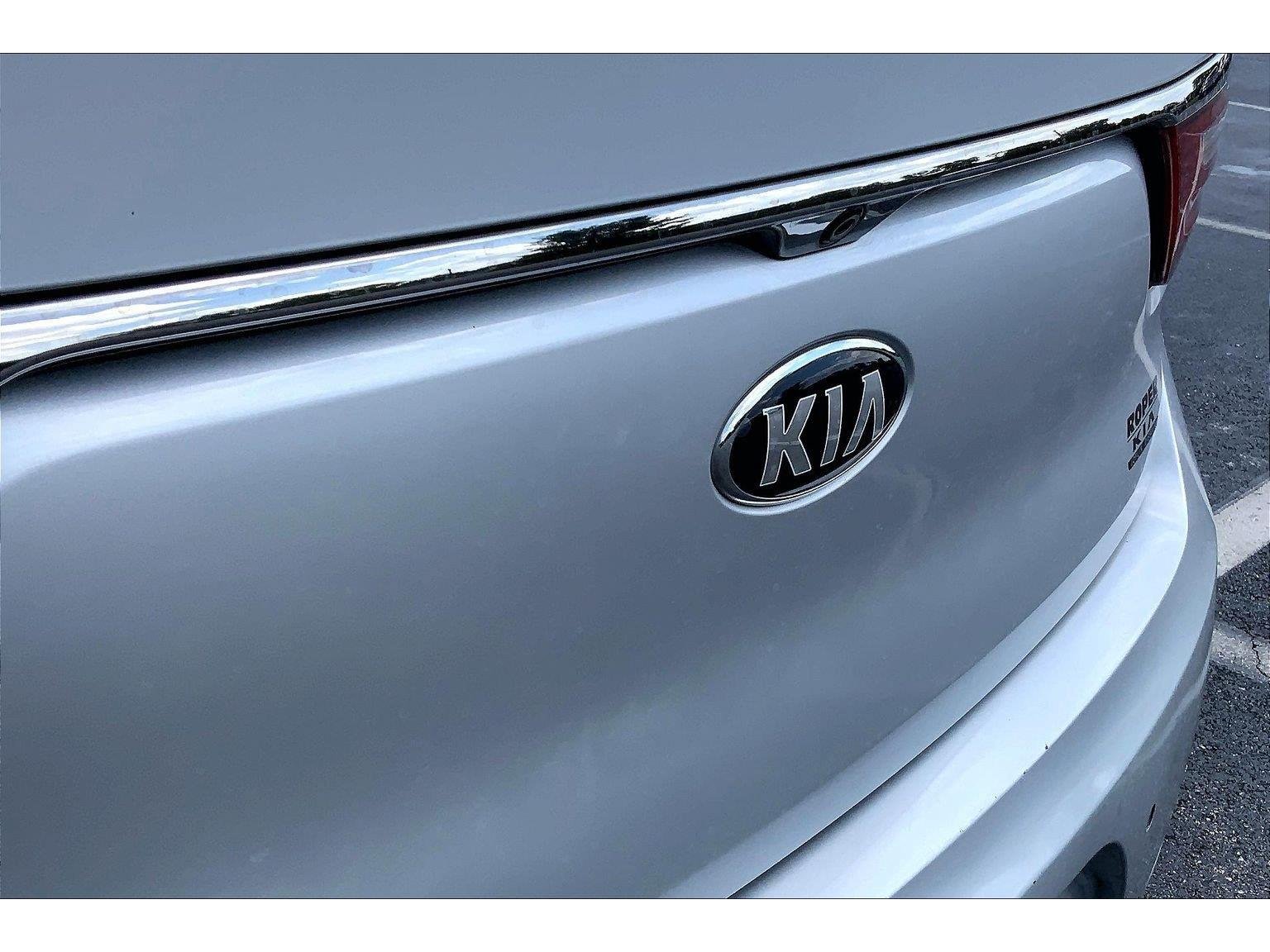Used 2018 Kia Cadenza Premium w/ Luxury Package FWD image 28