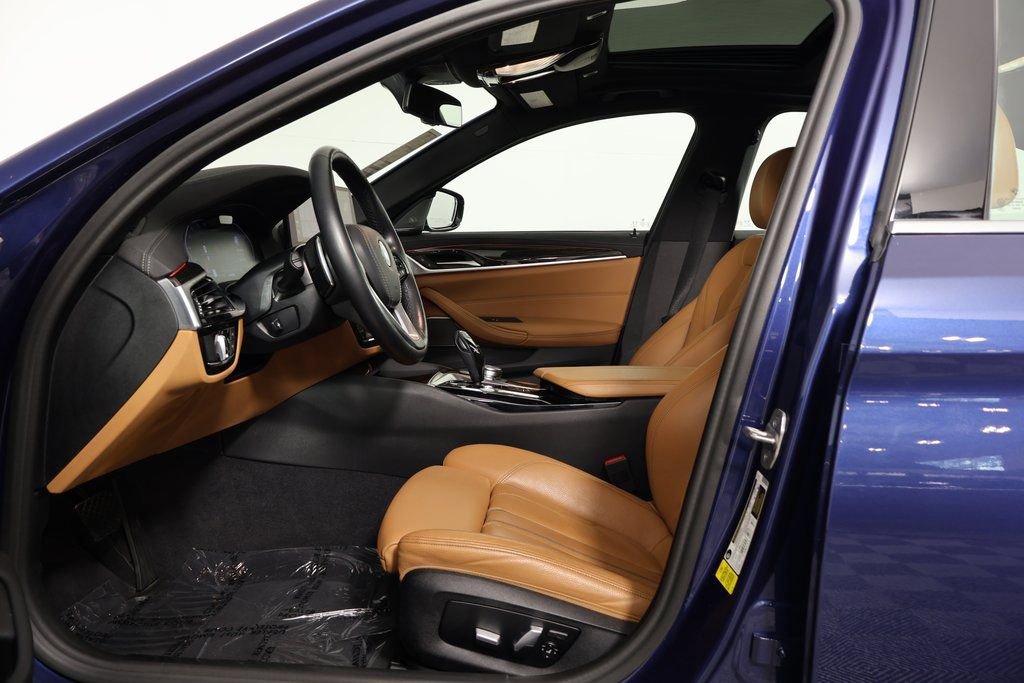 Used 2023 BMW 540i w/ Premium Package RWD image 10