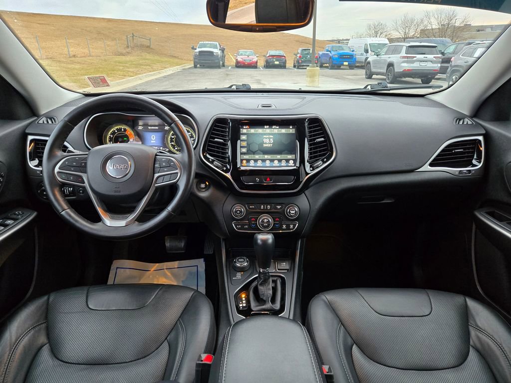 Used 2020 Jeep Cherokee Limited image 16