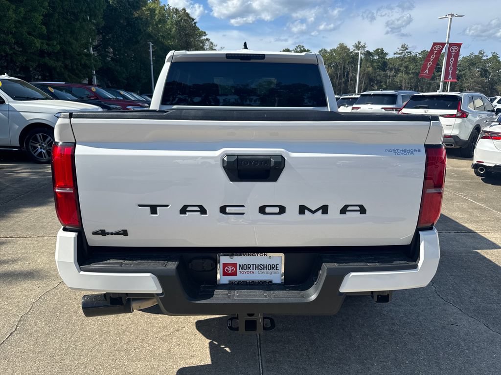 Used 2025 Toyota Tacoma TRD Sport AWD/4WD image 4