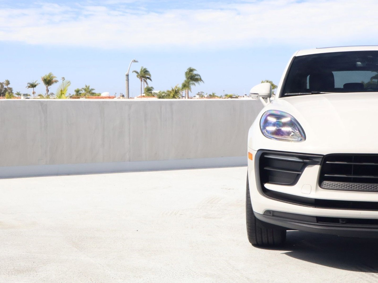 Certified 2025 Porsche Macan image 12