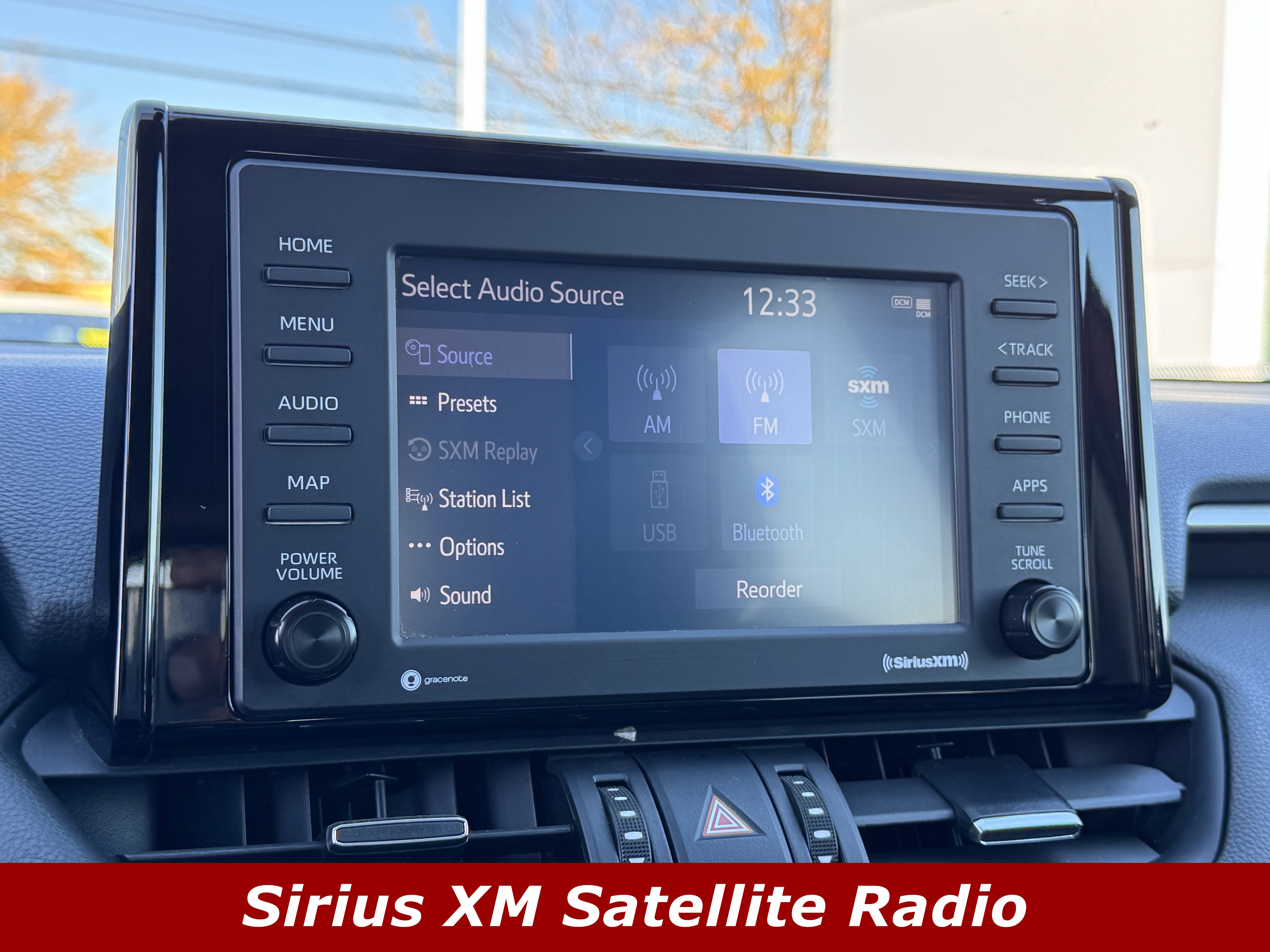 Used 2020 Toyota RAV4 XLE Premium image 7