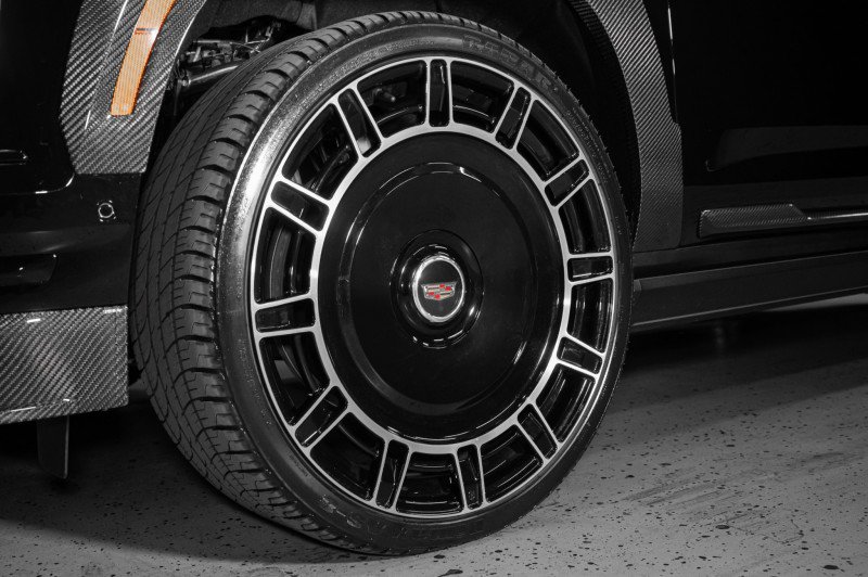 Used 2026 Cadillac Escalade Platinum Sport w/ LPO, ONYX Package AWD/4WD image 37