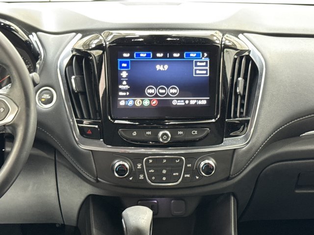Used 2023 Chevrolet Traverse LT FWD image 23