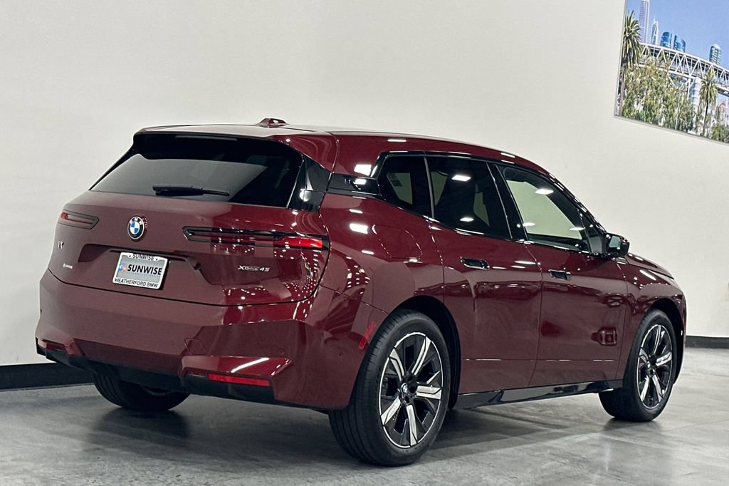 Used 2026 BMW iX xDrive45 w/ Premium Package AWD/4WD image 4