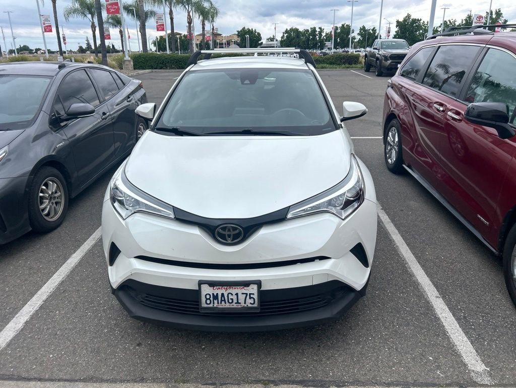 Used 2019 Toyota C-HR LE FWD image 2