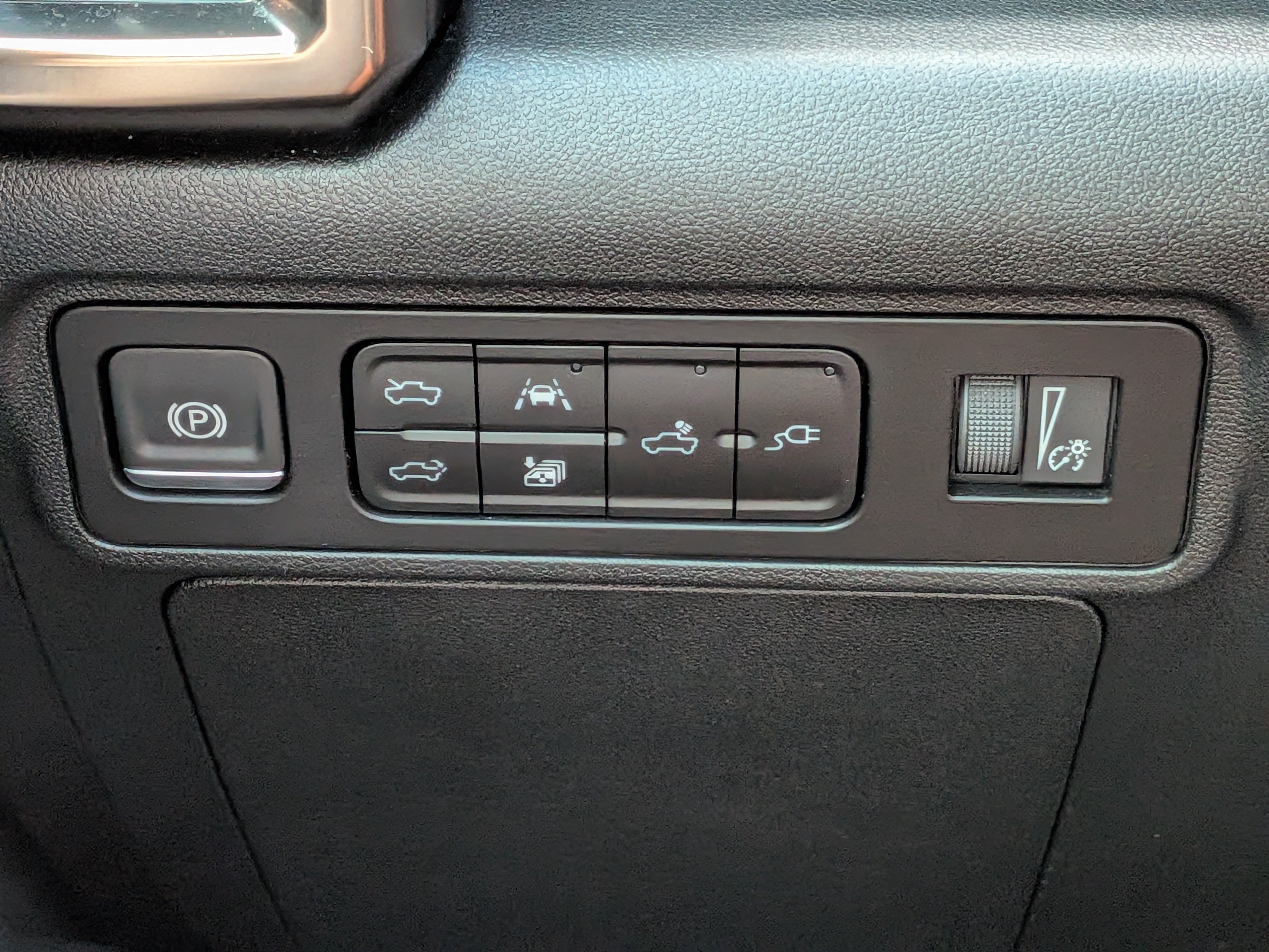 Certified 2025 GMC Hummer EV 3X w/ LPO, Sport Package AWD/4WD image 25