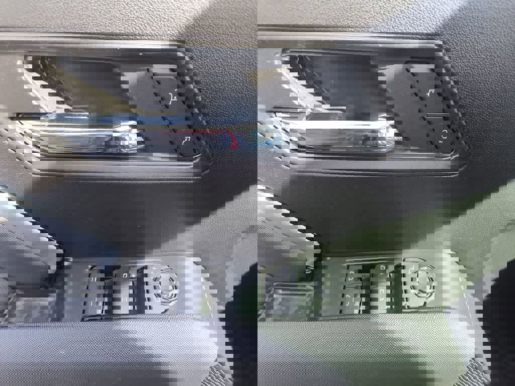 Used 2024 Chevrolet Colorado Z71 w/ Z71 Convenience Package 2 image 13