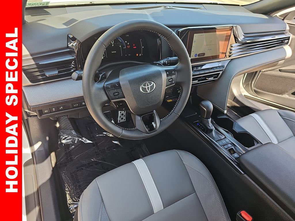 Used 2025 Toyota Camry SE image 15