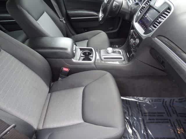 Used 2021 Chrysler 300 Touring RWD image 13