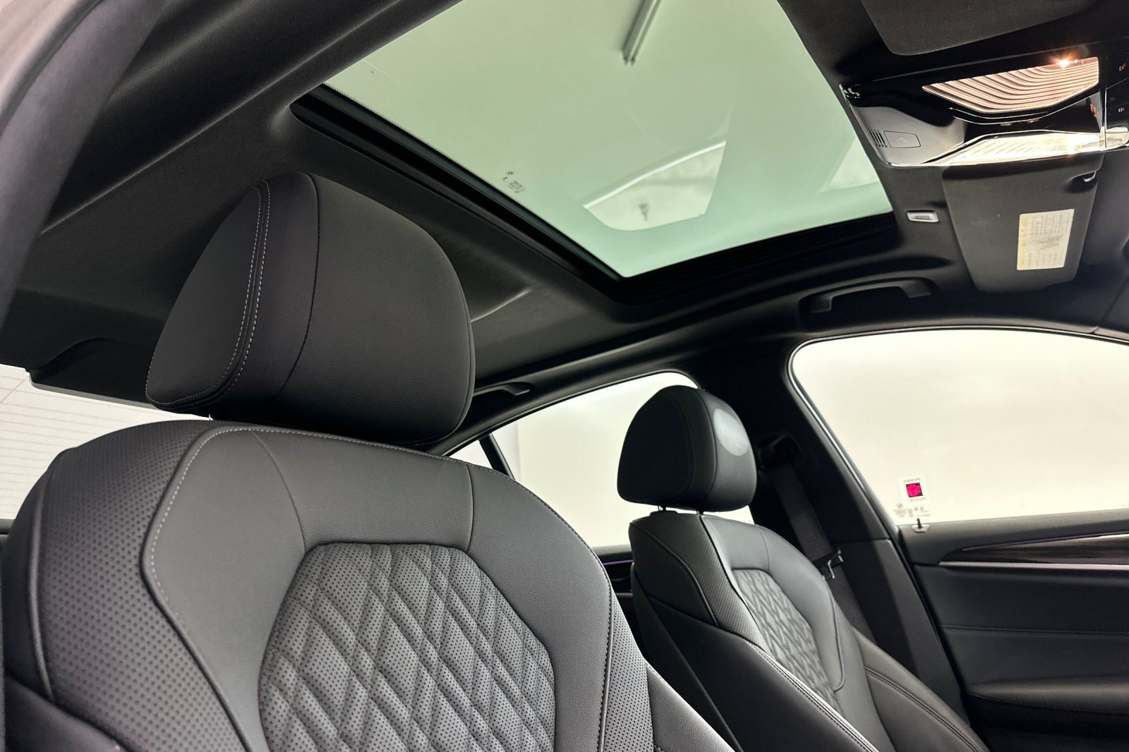 Certified 2023 BMW 540i w/ Premium Package RWD image 26