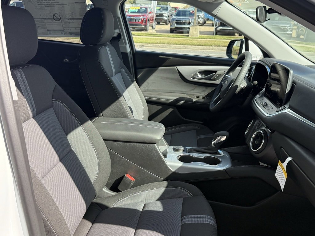 New 2026 Chevrolet Blazer LT w/ LPO, Black Sport Package image 58